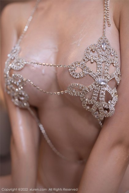 十八禁萌白酱旗袍视频